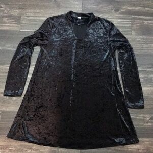 M. Fasis velvet long sleeve dress with chocker collar and v-neck